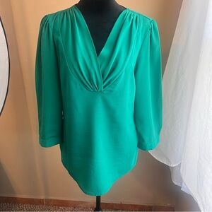 Gorgeous Kelly green silky blouse